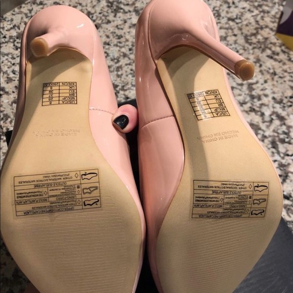 Heels - Picture 3 of 3